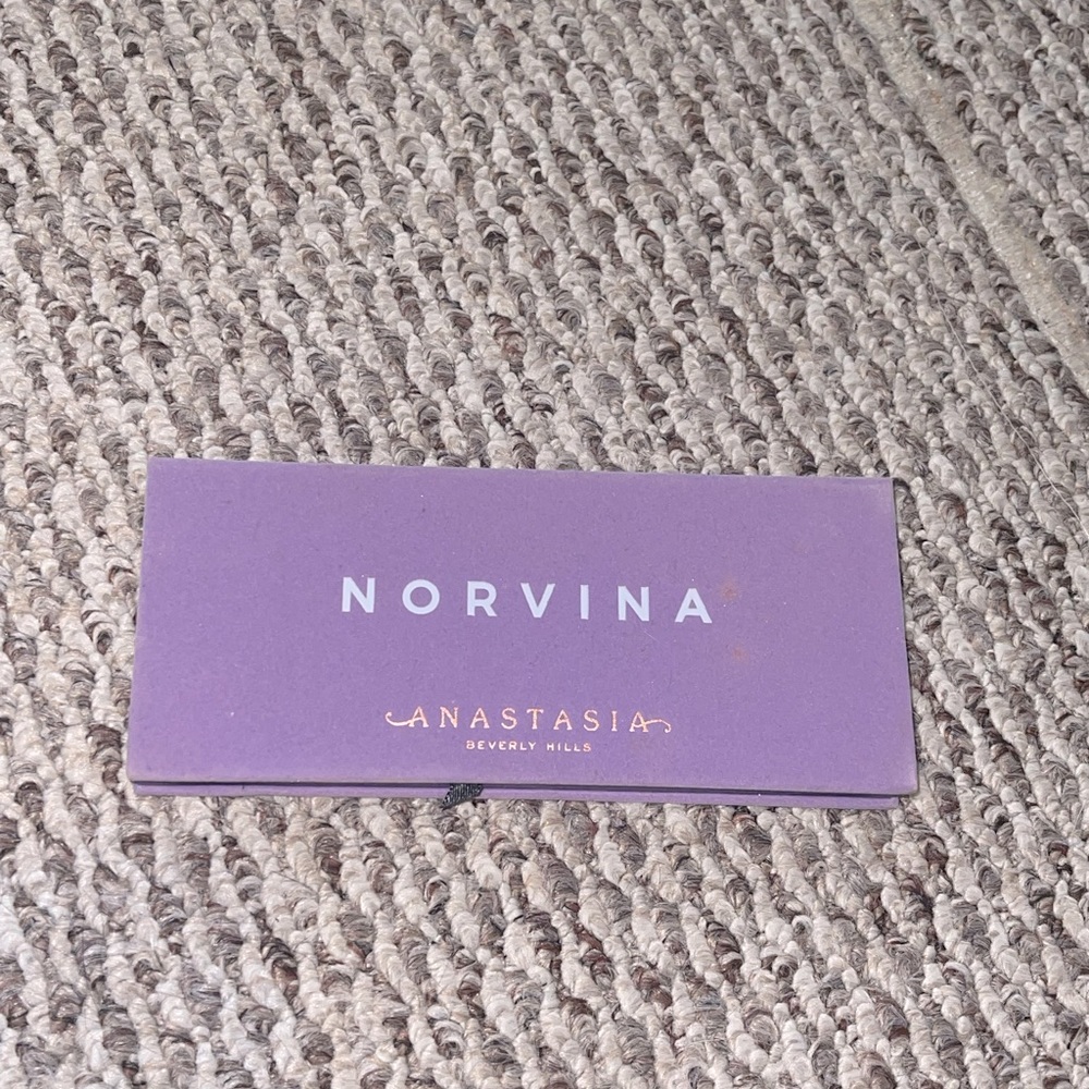 Anastasia Beverly Hills norvina eyeshadow palette